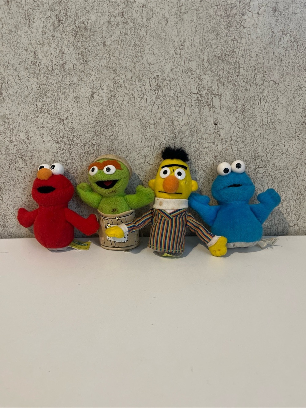 VTH Gund 2003 Sesame Street Elmo Cookie Monster Bert Oscar Finger Puppets 4 Pc
